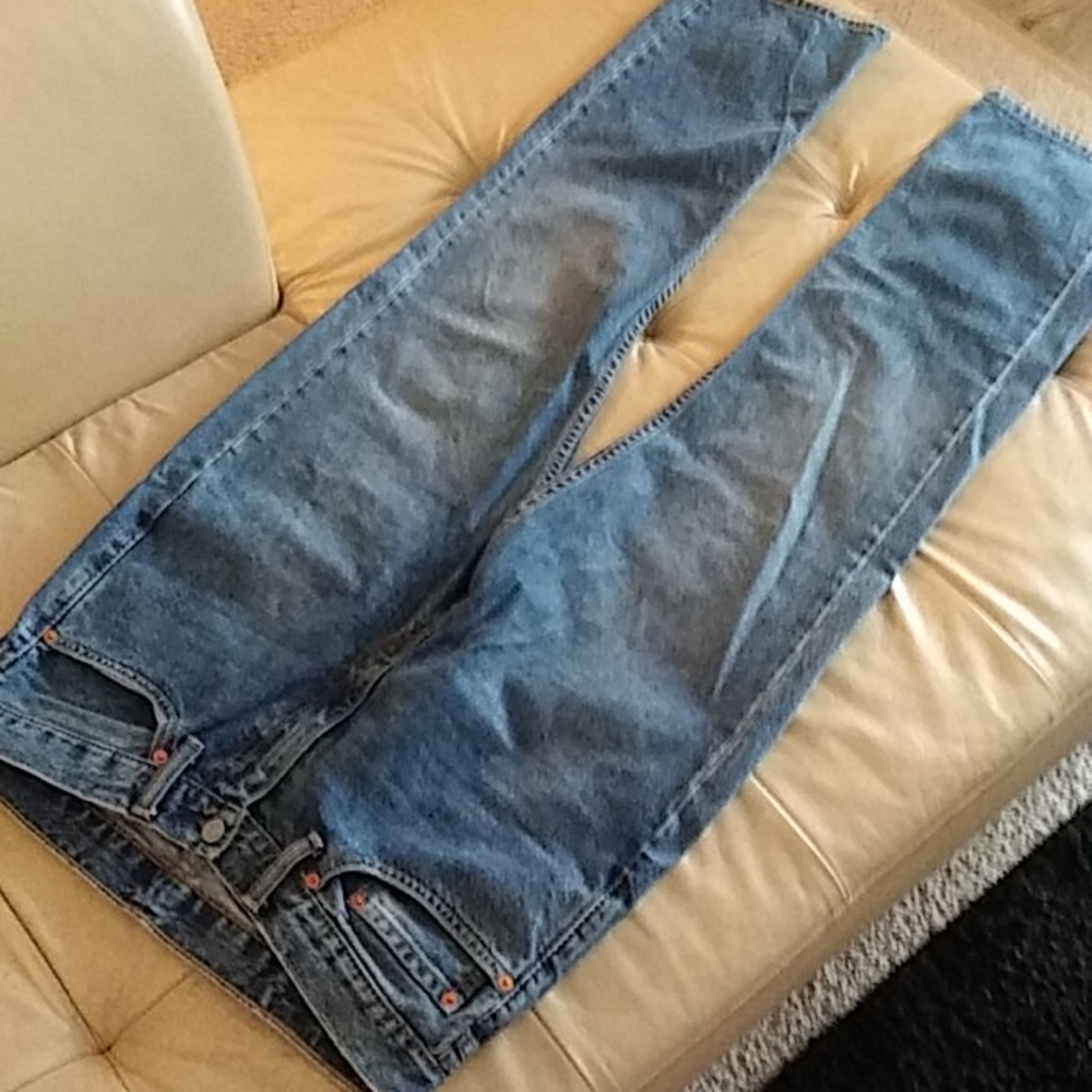 Levis